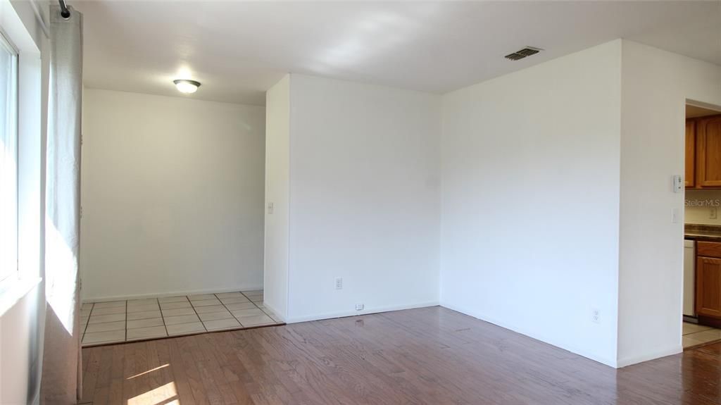 В аренду: $2,095 (3 спален, 2 ванн, 1738 Квадратных фут)
