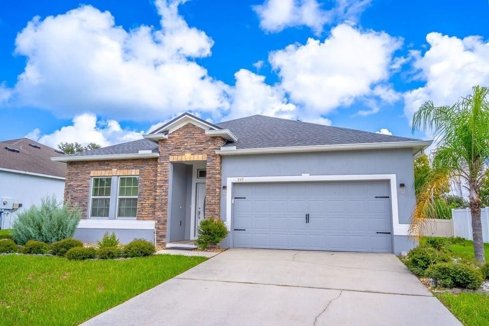 For Sale: $322,900 (4 beds, 2 baths, 1990 Square Feet)