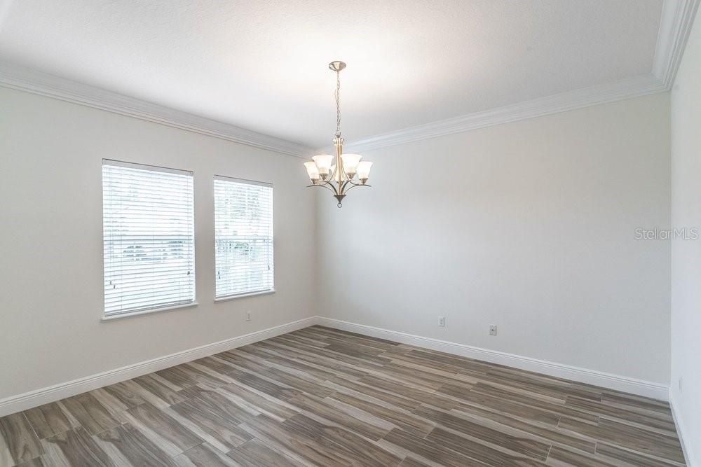 For Sale: $322,900 (4 beds, 2 baths, 1990 Square Feet)
