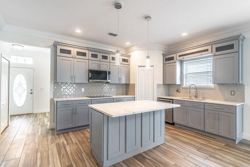 For Sale: $322,900 (4 beds, 2 baths, 1990 Square Feet)