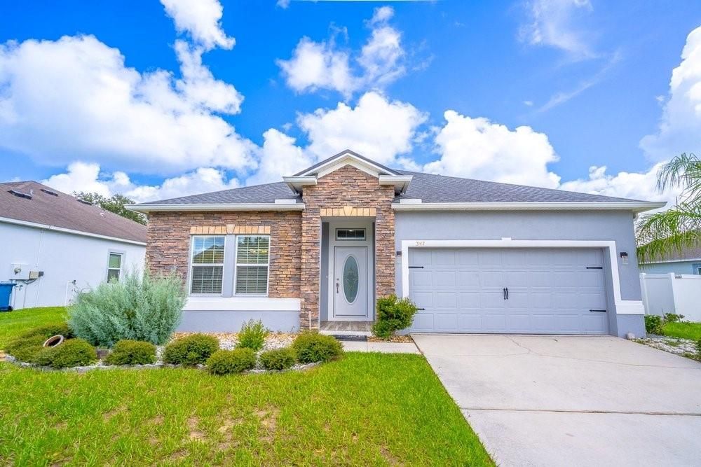 For Sale: $322,900 (4 beds, 2 baths, 1990 Square Feet)