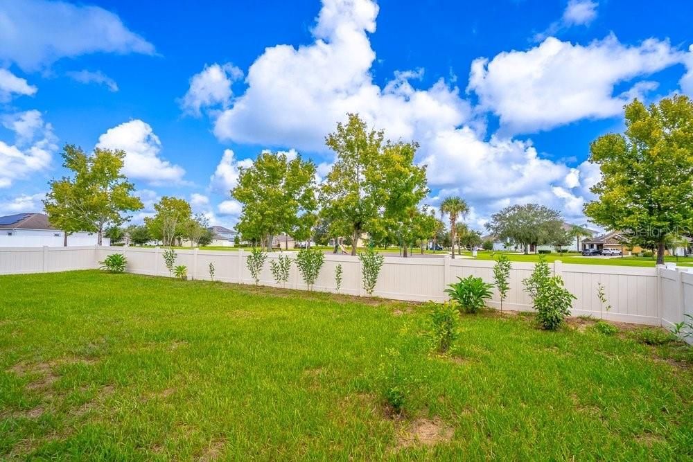 For Sale: $322,900 (4 beds, 2 baths, 1990 Square Feet)