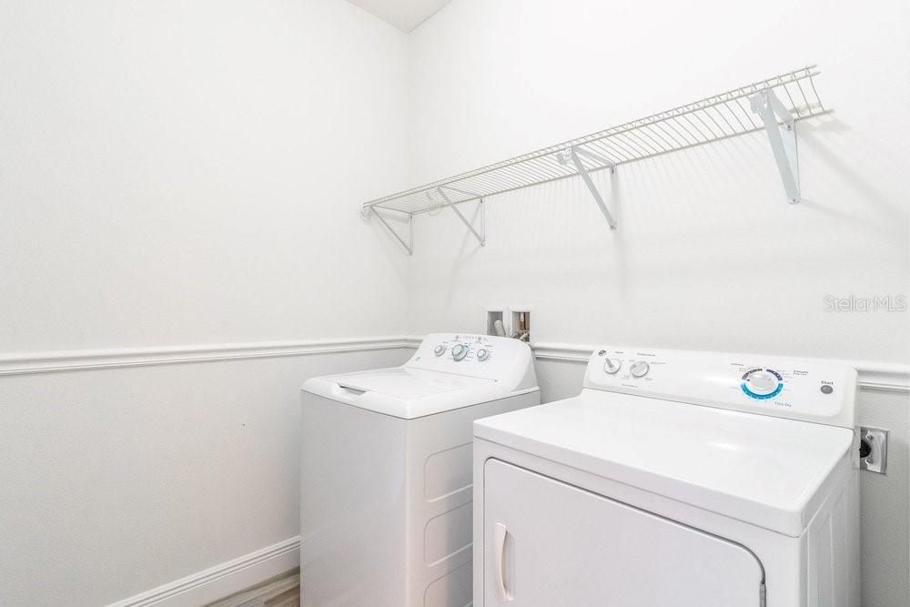 For Sale: $322,900 (4 beds, 2 baths, 1990 Square Feet)