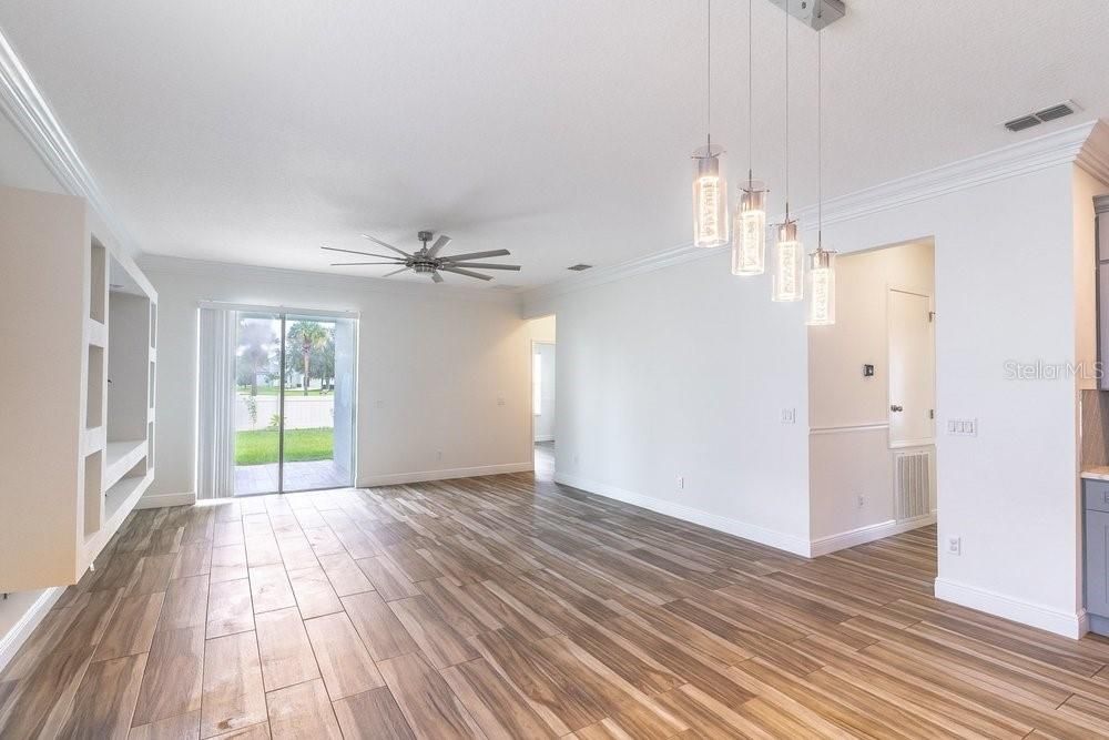 For Sale: $322,900 (4 beds, 2 baths, 1990 Square Feet)