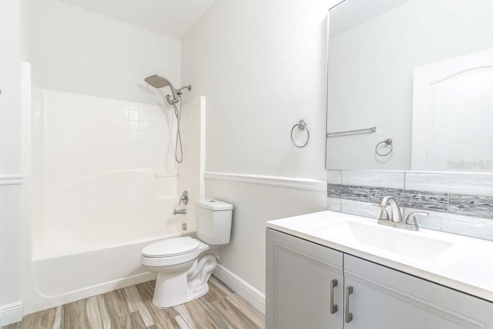 For Sale: $322,900 (4 beds, 2 baths, 1990 Square Feet)