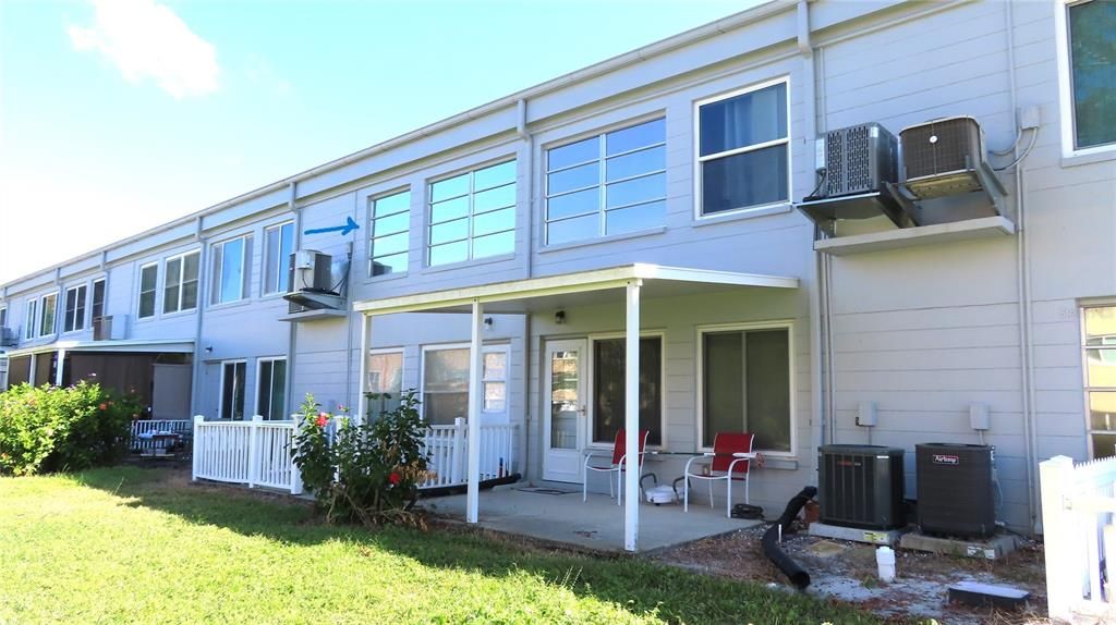 For Sale: $95,000 (1 beds, 1 baths, 825 Square Feet)