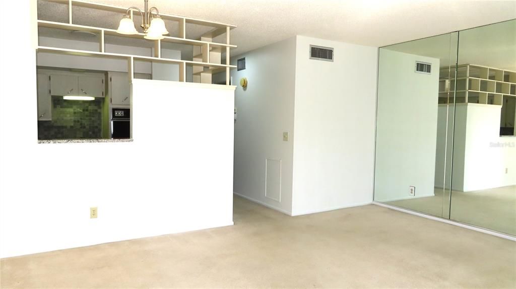 For Sale: $95,000 (1 beds, 1 baths, 825 Square Feet)