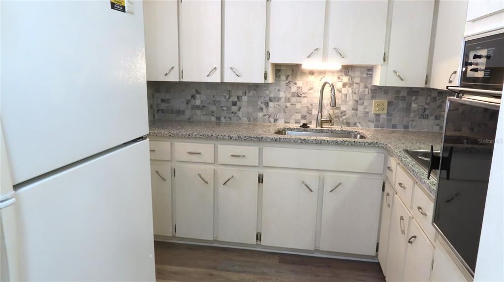 For Sale: $95,000 (1 beds, 1 baths, 825 Square Feet)