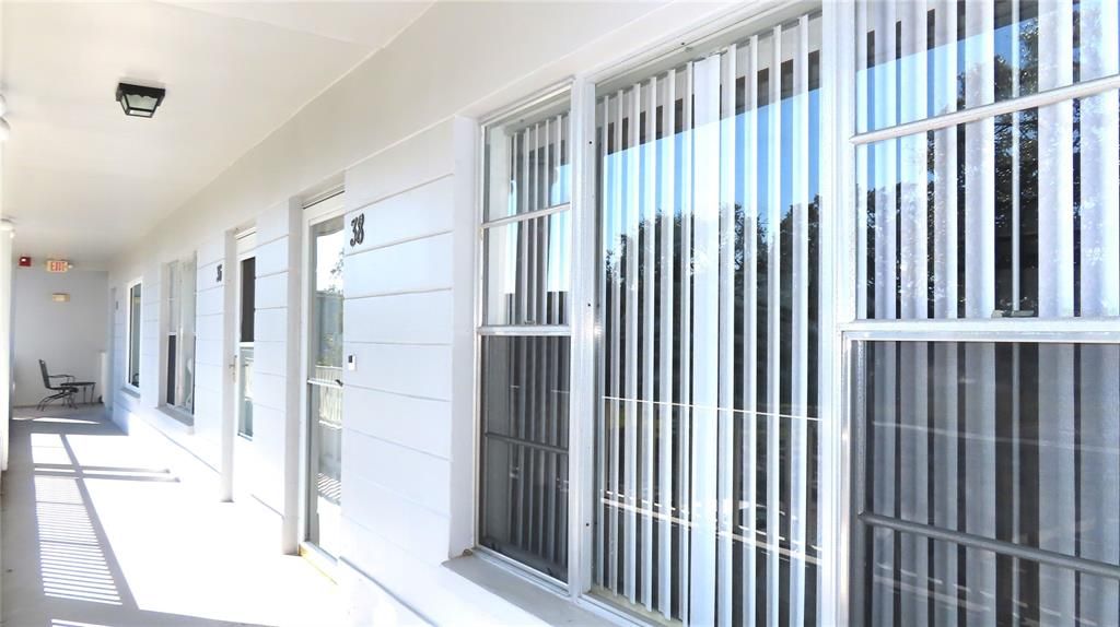 For Sale: $95,000 (1 beds, 1 baths, 825 Square Feet)