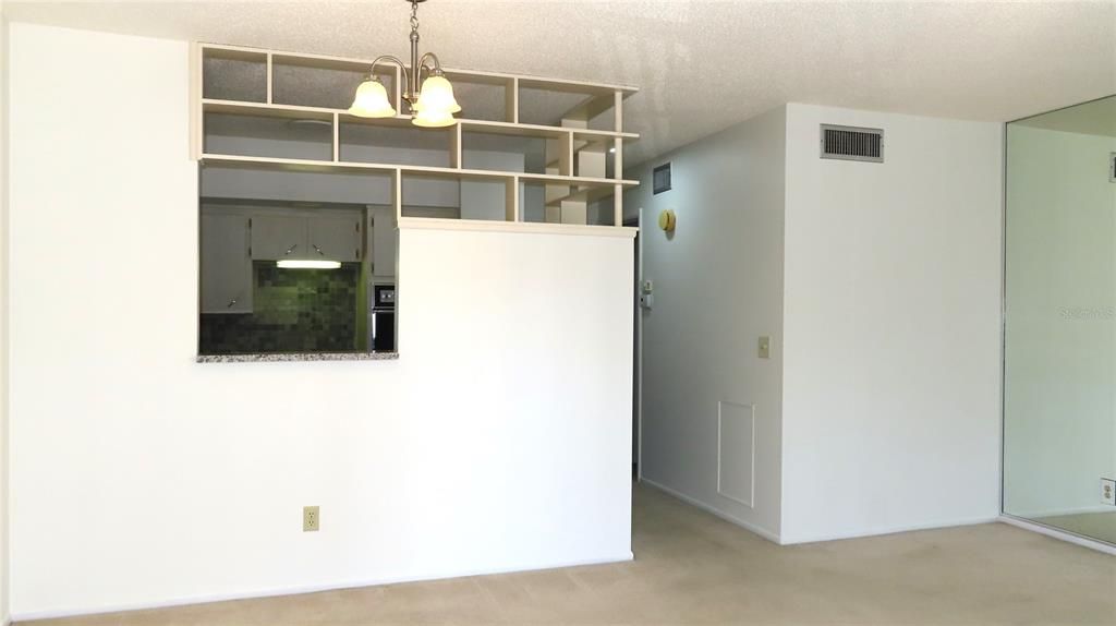 For Sale: $95,000 (1 beds, 1 baths, 825 Square Feet)