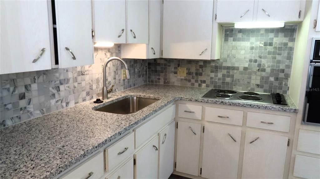For Sale: $95,000 (1 beds, 1 baths, 825 Square Feet)