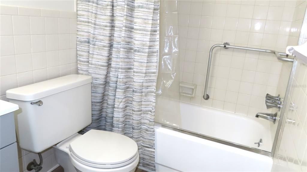 For Sale: $95,000 (1 beds, 1 baths, 825 Square Feet)