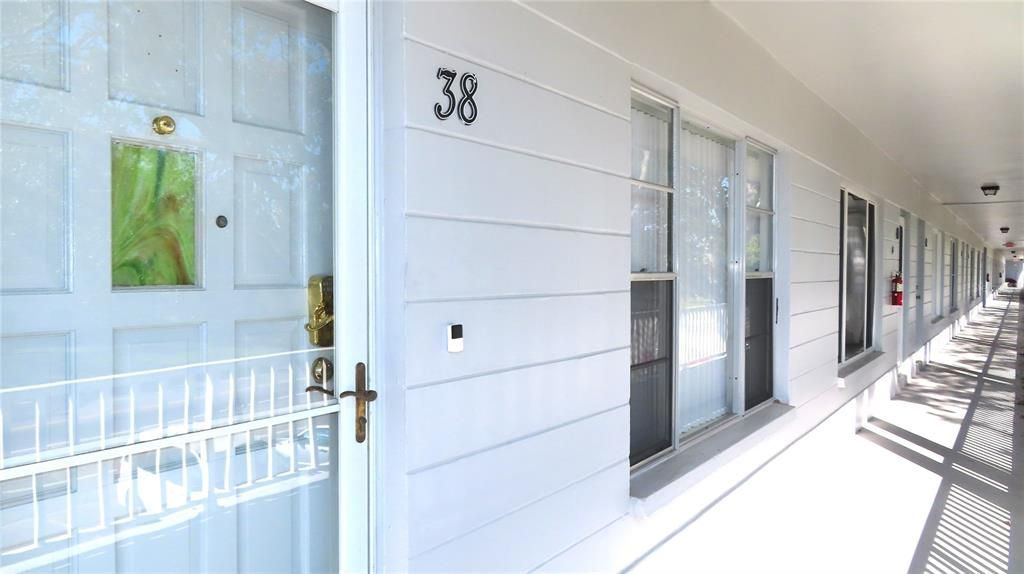 For Sale: $95,000 (1 beds, 1 baths, 825 Square Feet)