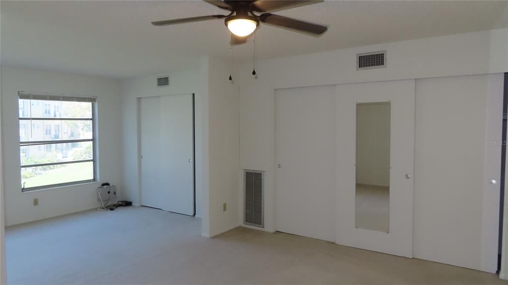 For Sale: $95,000 (1 beds, 1 baths, 825 Square Feet)