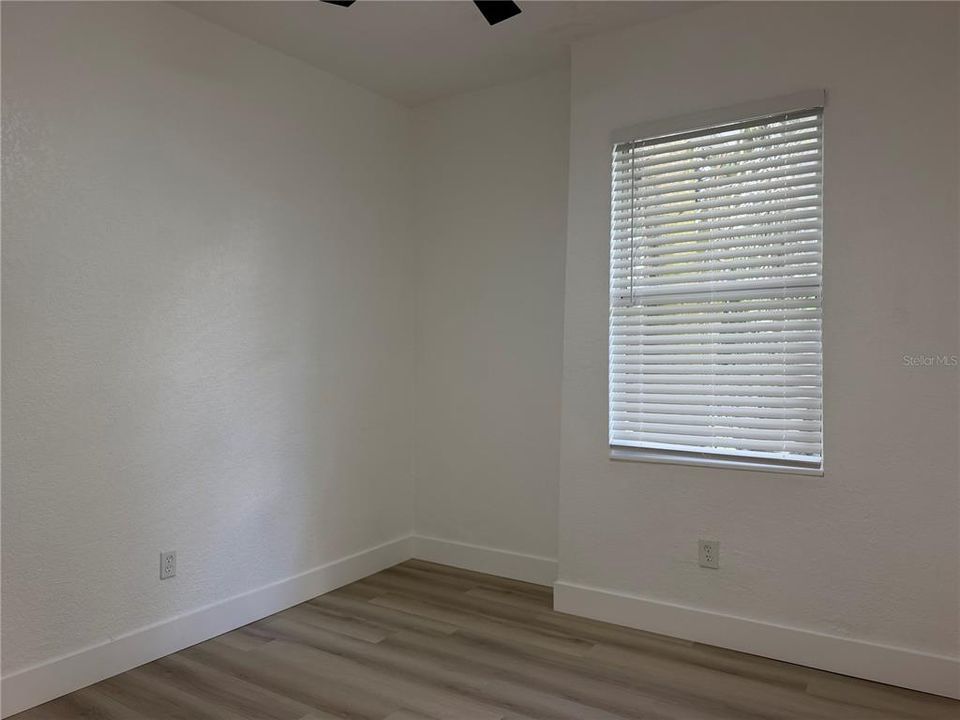 En Venta: $314,900 (4 camas, 2 baños, 1571 Pies cuadrados)