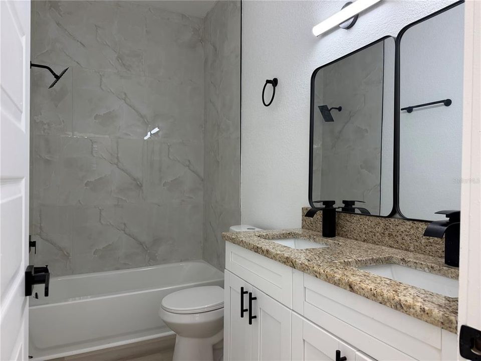En Venta: $314,900 (4 camas, 2 baños, 1571 Pies cuadrados)