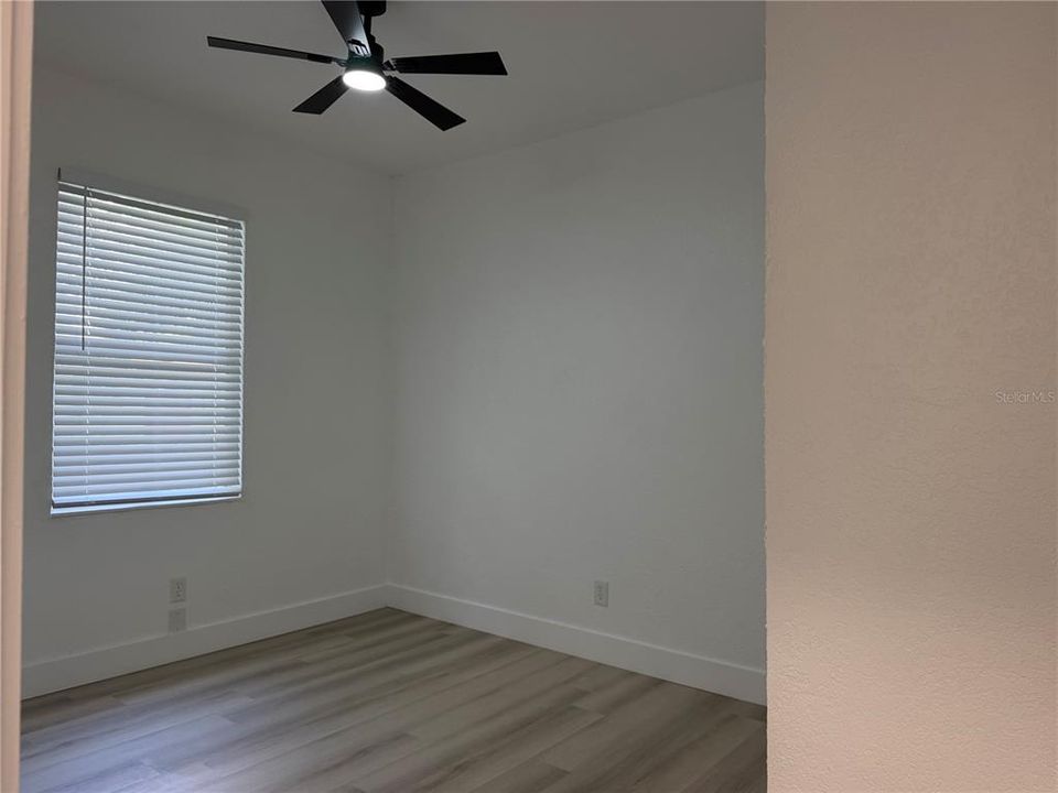 En Venta: $314,900 (4 camas, 2 baños, 1571 Pies cuadrados)