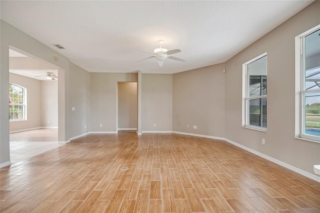 For Sale: $561,900 (5 beds, 3 baths, 3592 Square Feet)