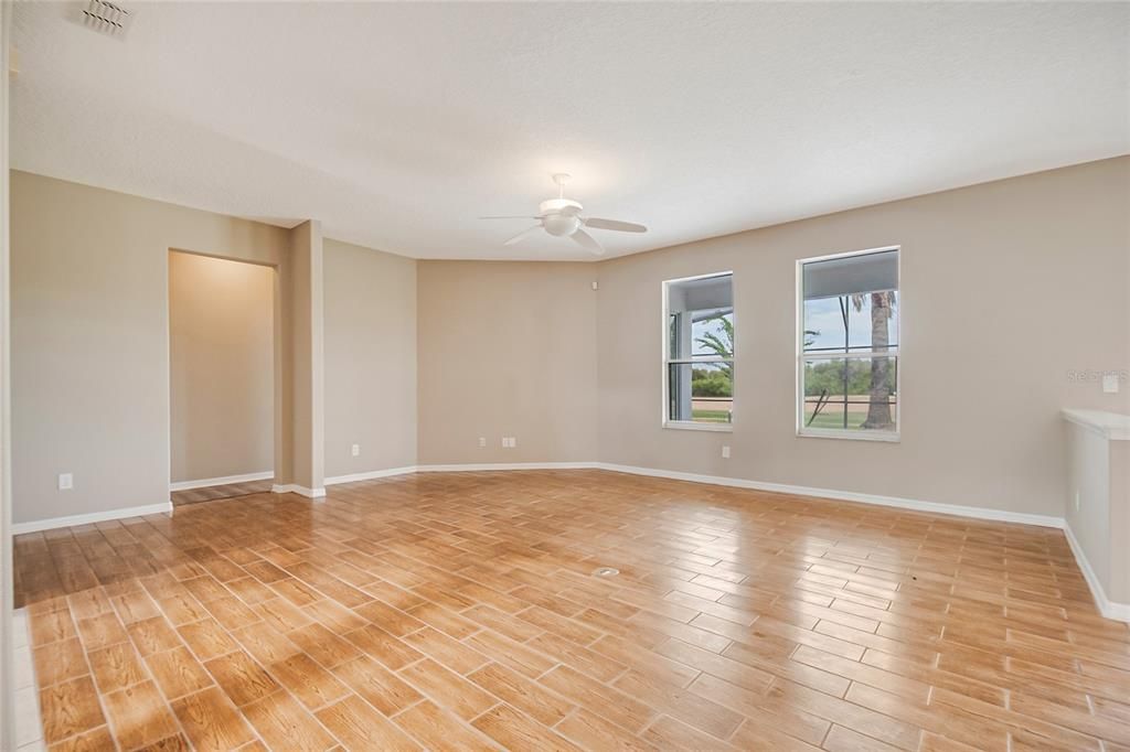 For Sale: $561,900 (5 beds, 3 baths, 3592 Square Feet)