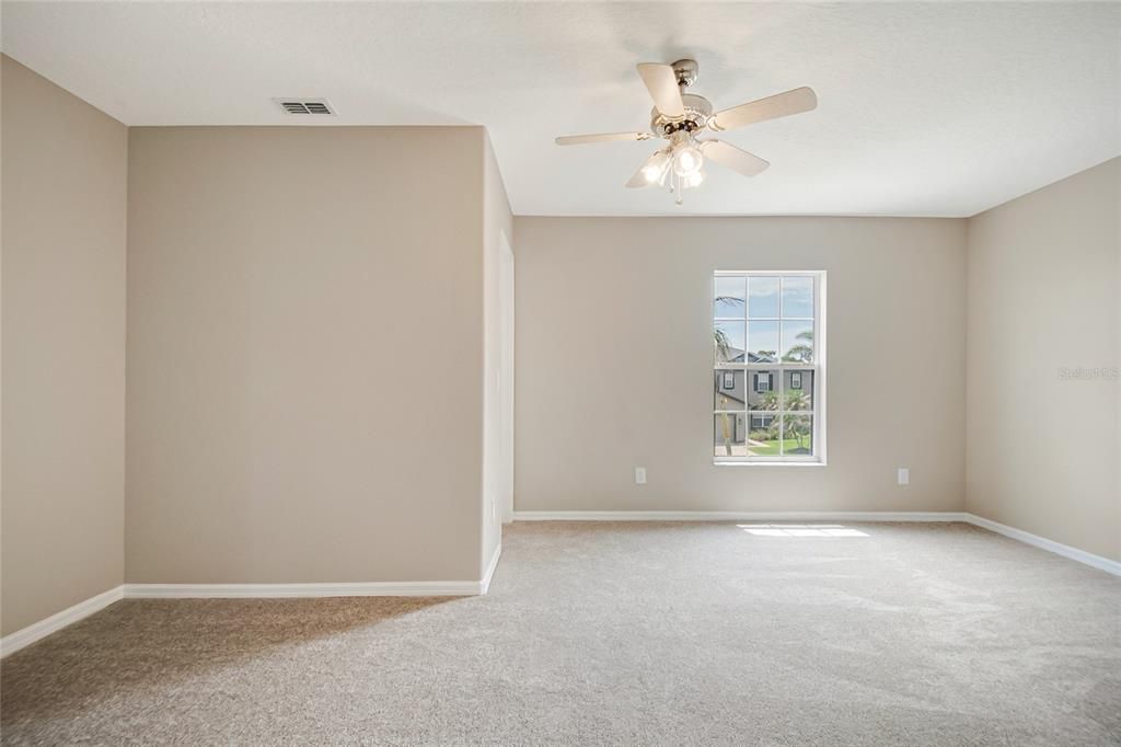 For Sale: $561,900 (5 beds, 3 baths, 3592 Square Feet)