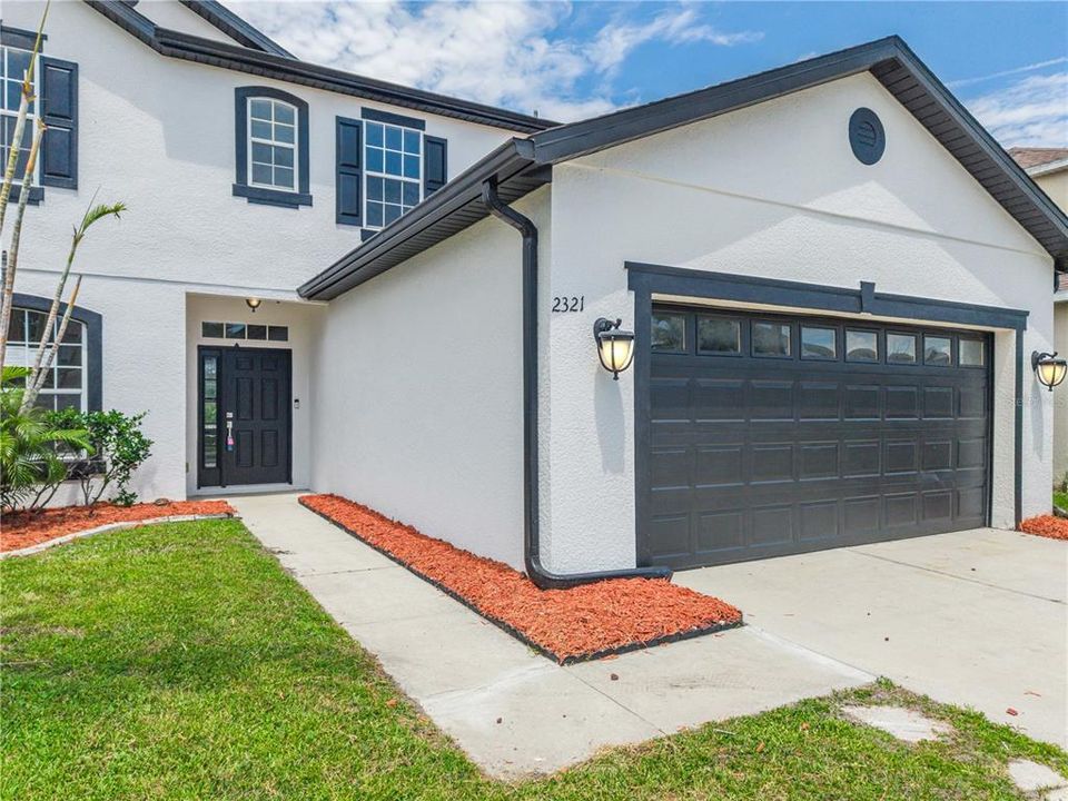 For Sale: $561,900 (5 beds, 3 baths, 3592 Square Feet)