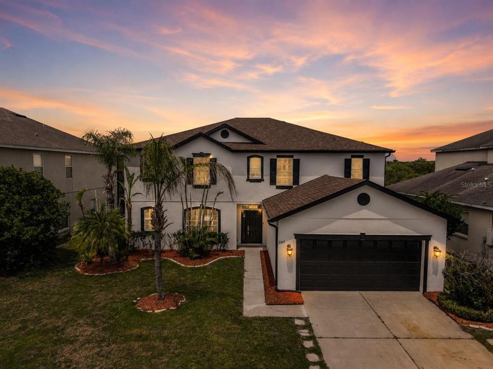 For Sale: $561,900 (5 beds, 3 baths, 3592 Square Feet)