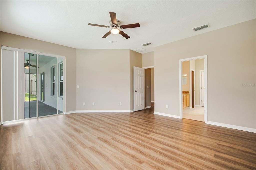 For Sale: $561,900 (5 beds, 3 baths, 3592 Square Feet)
