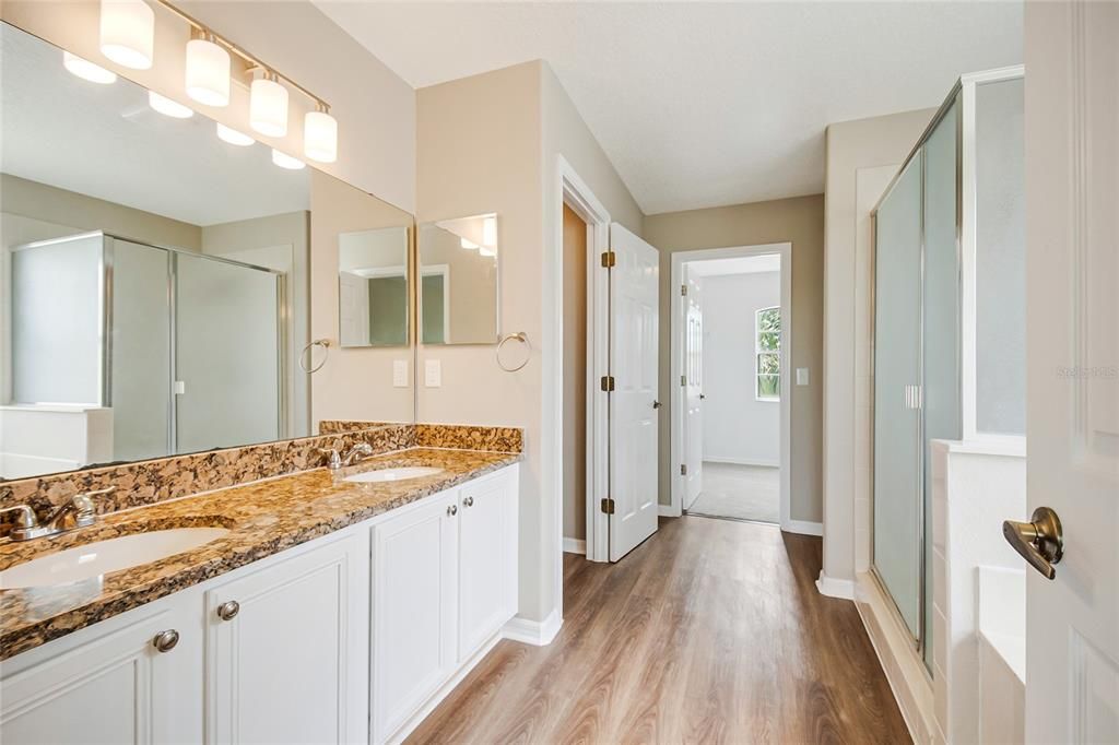 For Sale: $561,900 (5 beds, 3 baths, 3592 Square Feet)