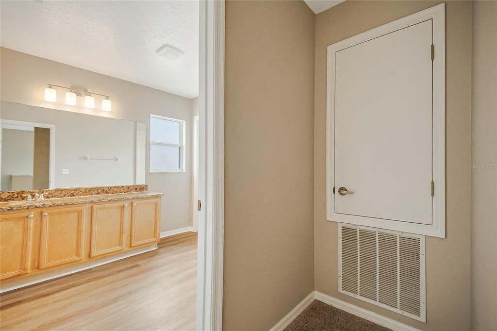 For Sale: $561,900 (5 beds, 3 baths, 3592 Square Feet)