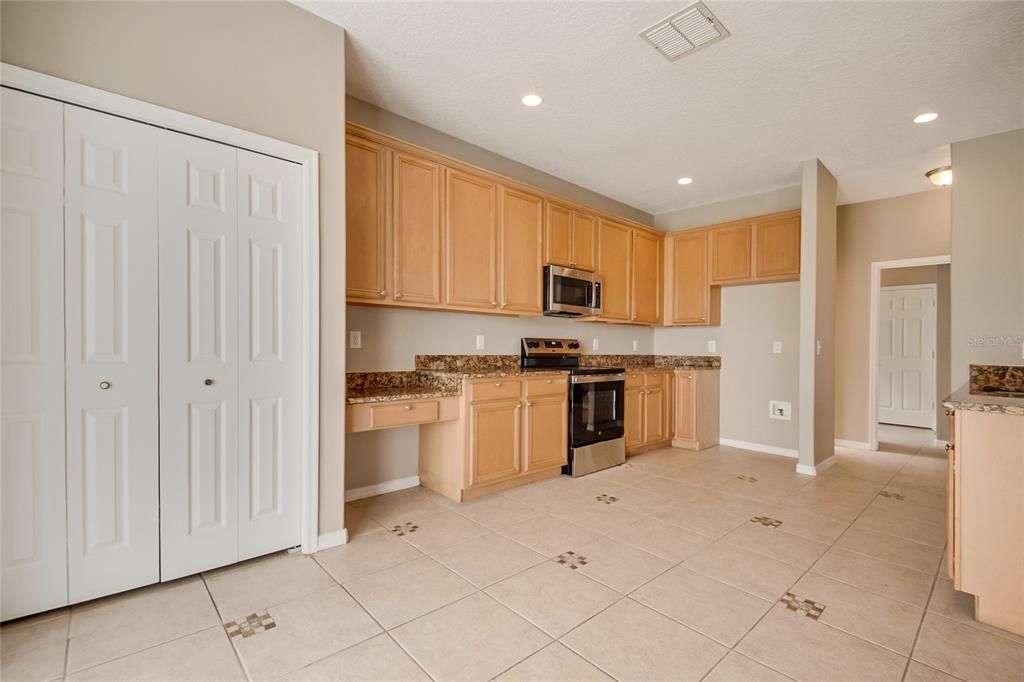 For Sale: $561,900 (5 beds, 3 baths, 3592 Square Feet)