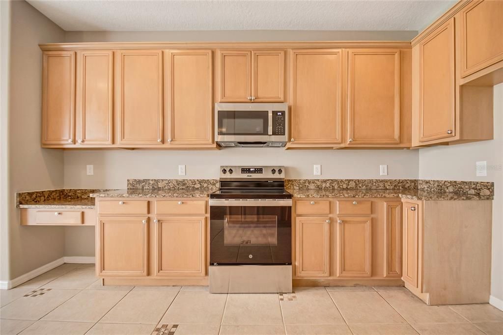For Sale: $561,900 (5 beds, 3 baths, 3592 Square Feet)