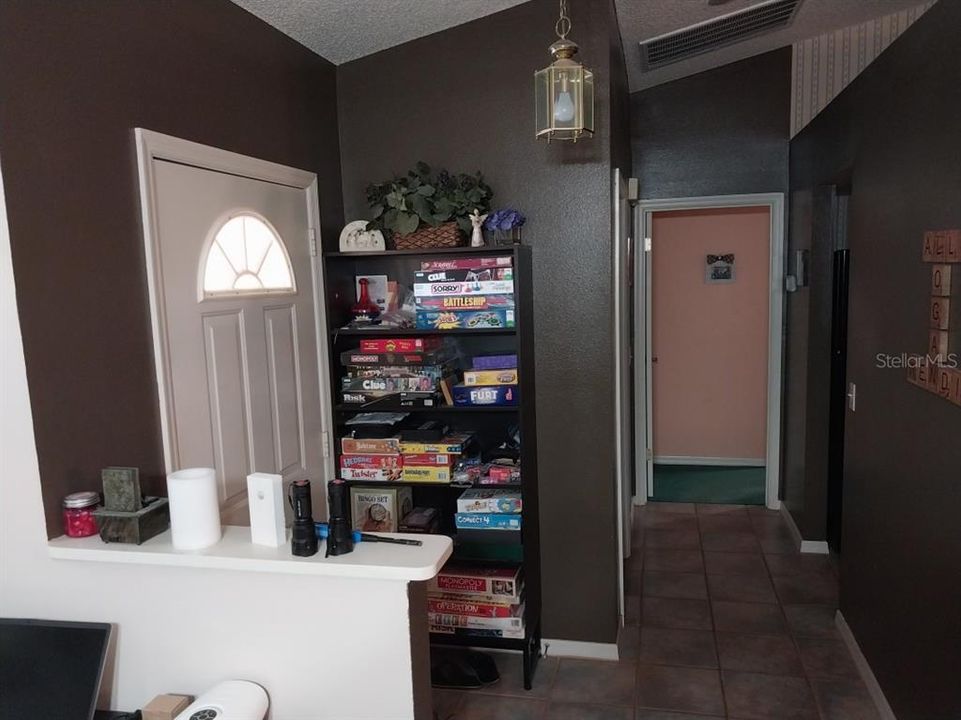 For Sale: $249,900 (3 beds, 2 baths, 1525 Square Feet)