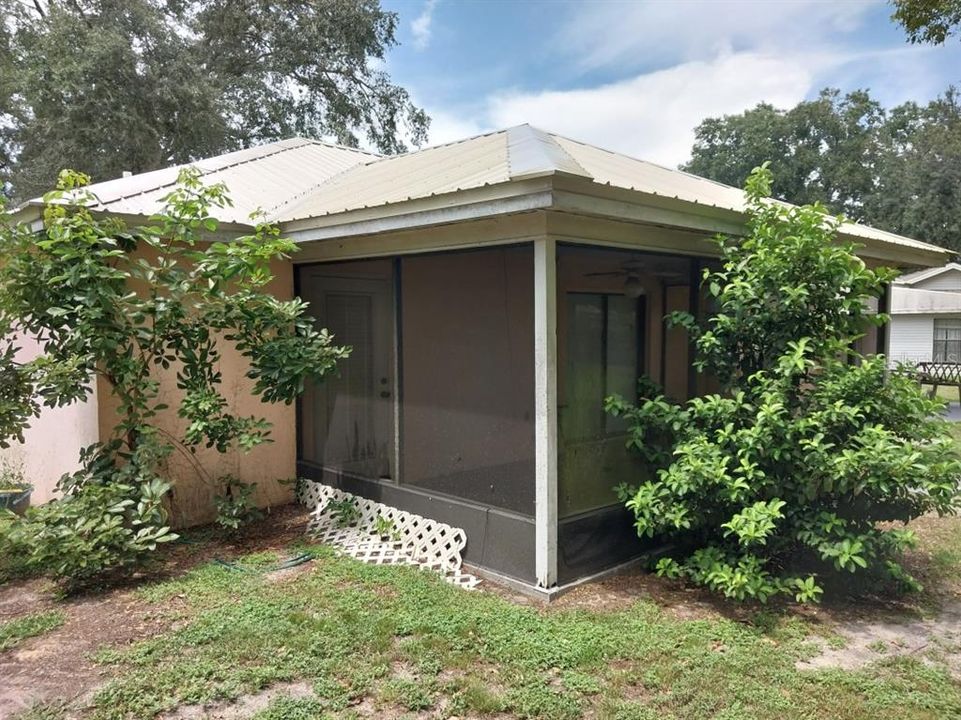 For Sale: $249,900 (3 beds, 2 baths, 1525 Square Feet)