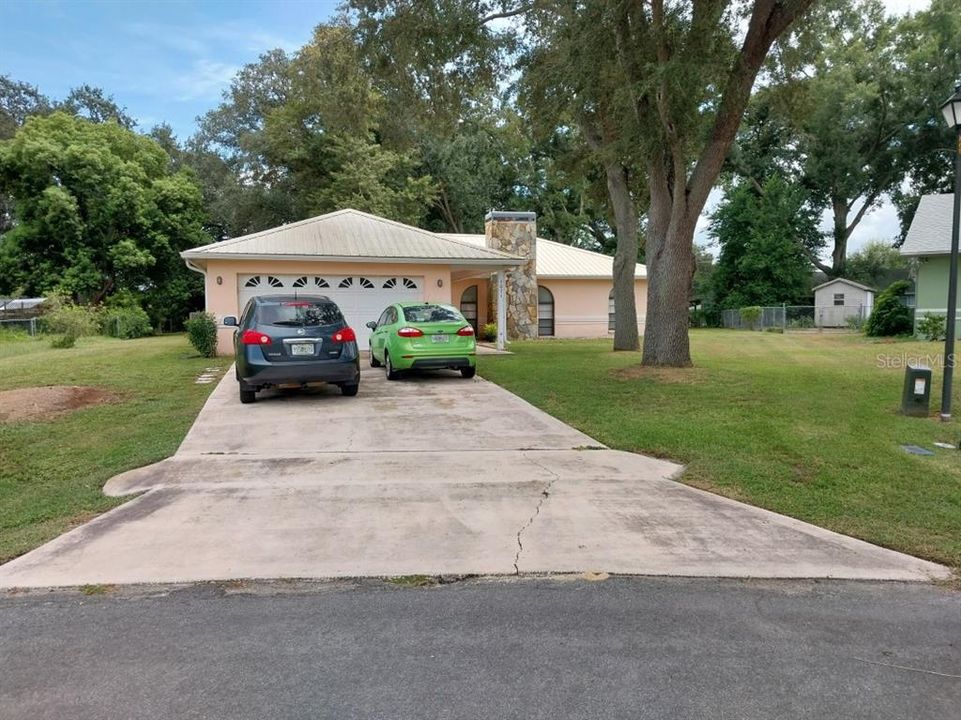 For Sale: $249,900 (3 beds, 2 baths, 1525 Square Feet)
