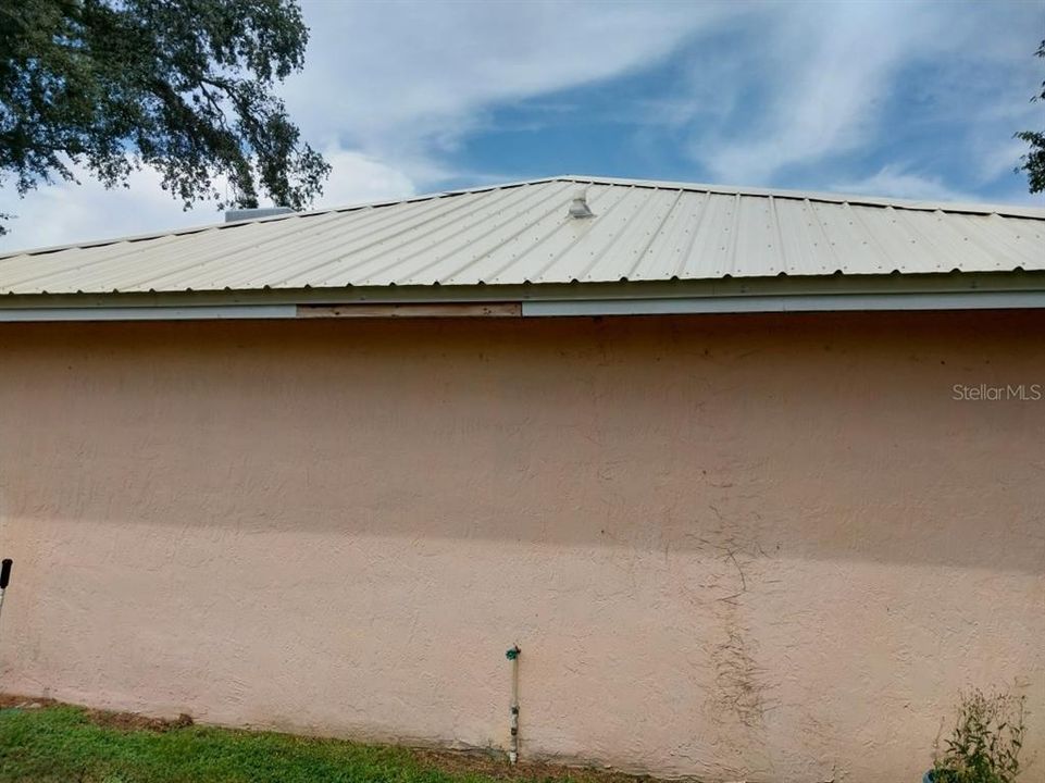 For Sale: $249,900 (3 beds, 2 baths, 1525 Square Feet)