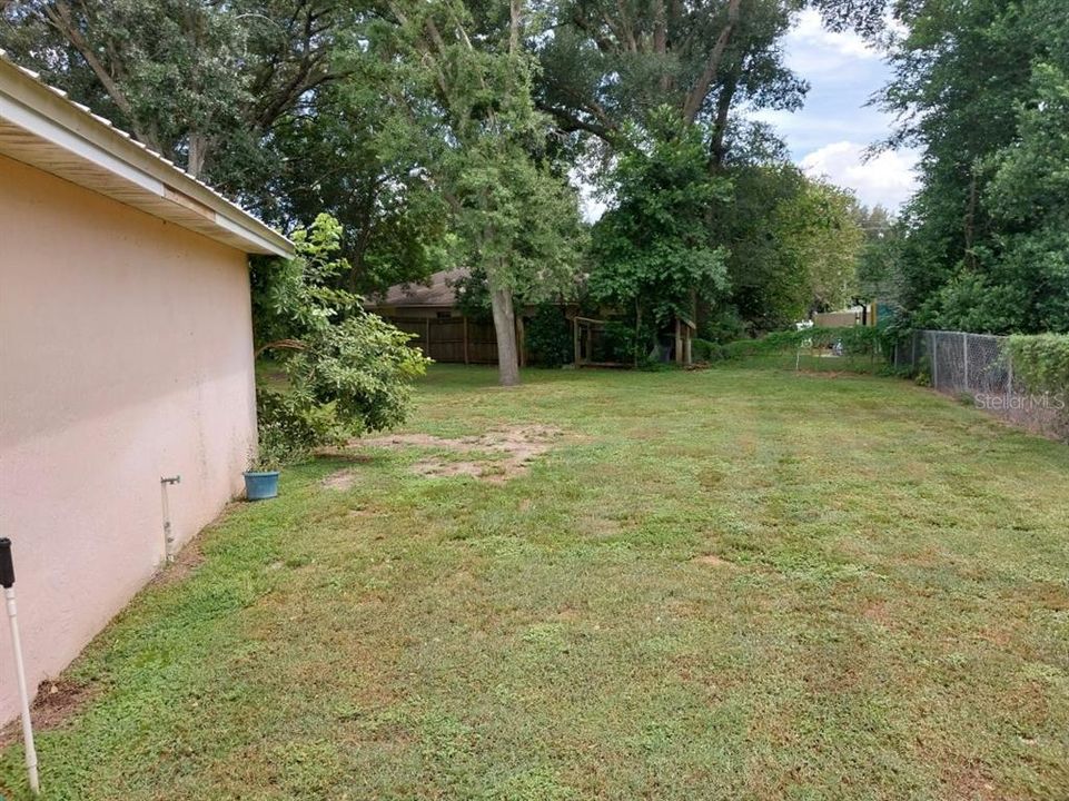 For Sale: $249,900 (3 beds, 2 baths, 1525 Square Feet)