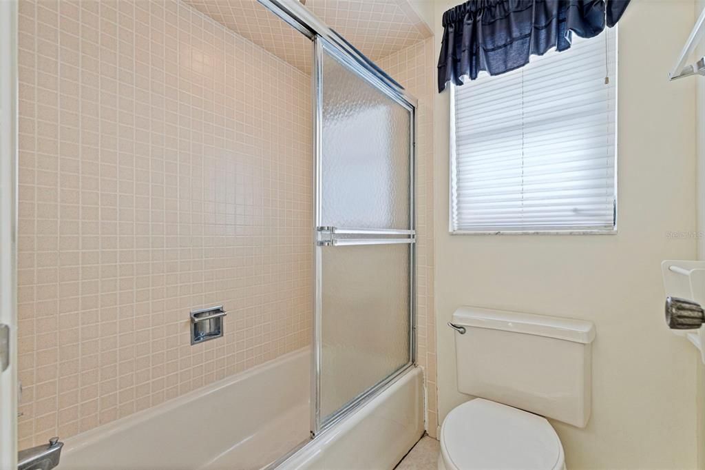 En Venta: $625,000 (4 camas, 2 baños, 2378 Pies cuadrados)