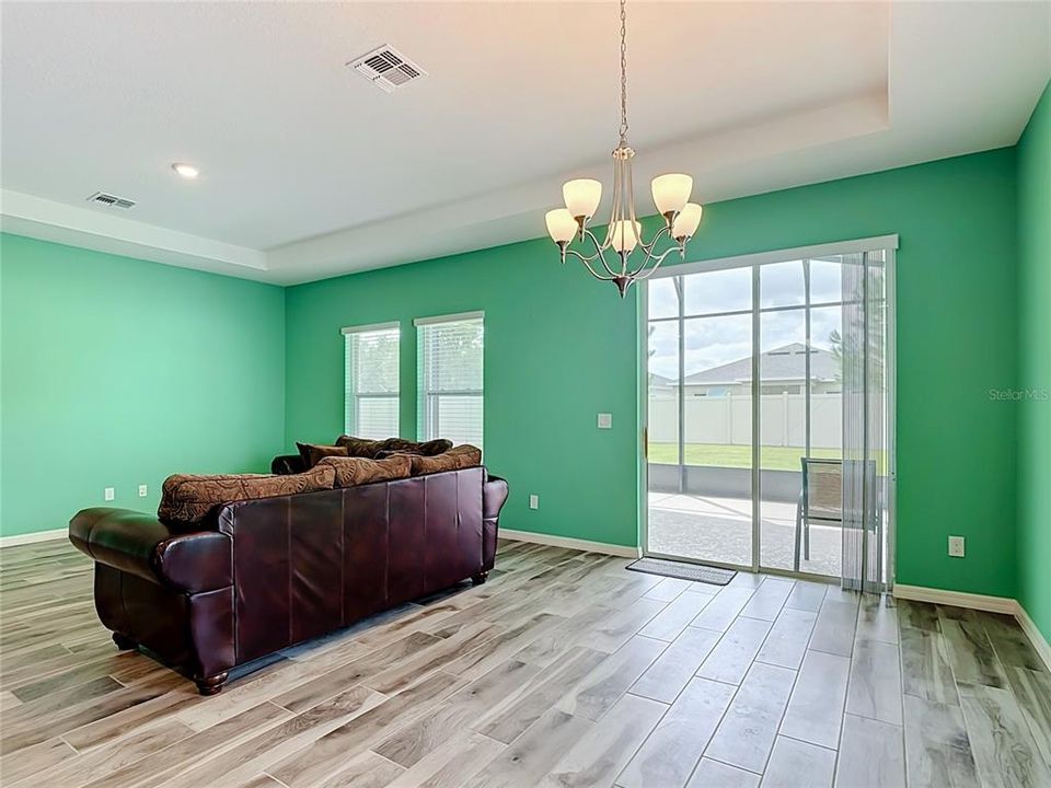 For Sale: $435,000 (3 beds, 2 baths, 1636 Square Feet)
