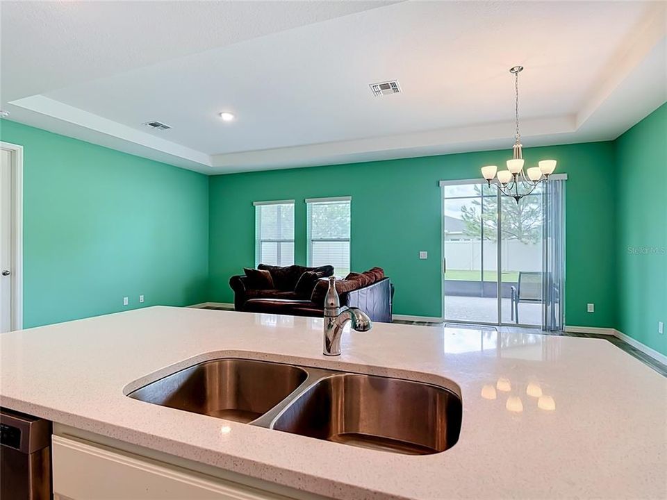 For Sale: $435,000 (3 beds, 2 baths, 1636 Square Feet)