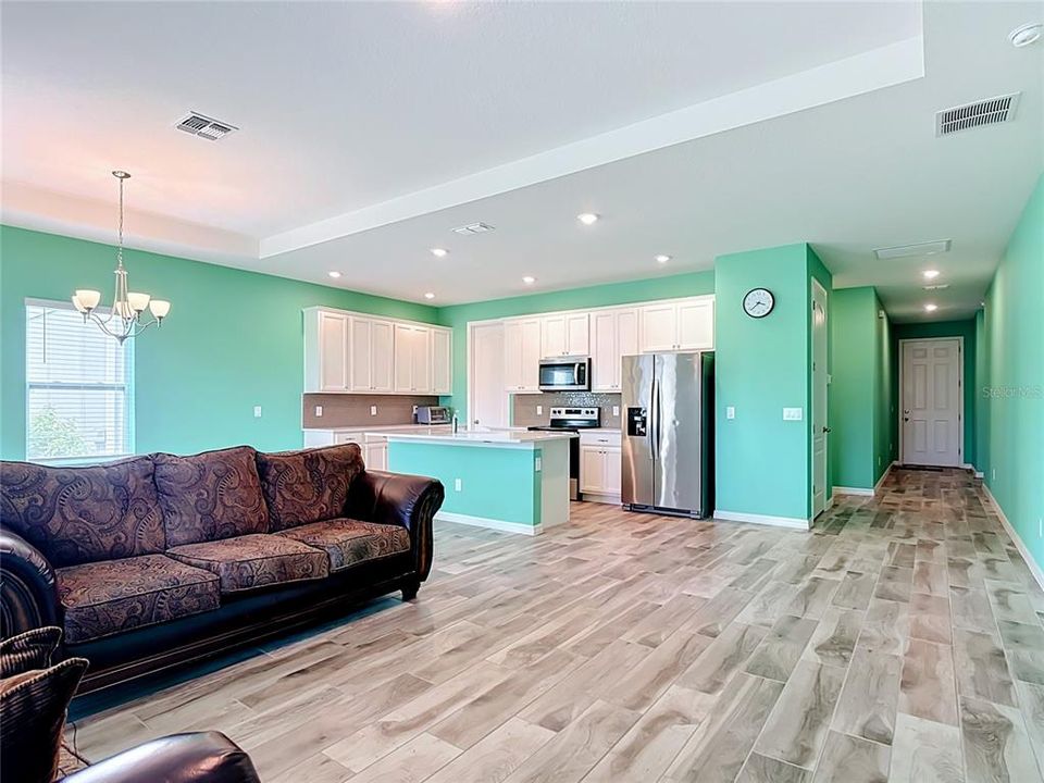 For Sale: $435,000 (3 beds, 2 baths, 1636 Square Feet)