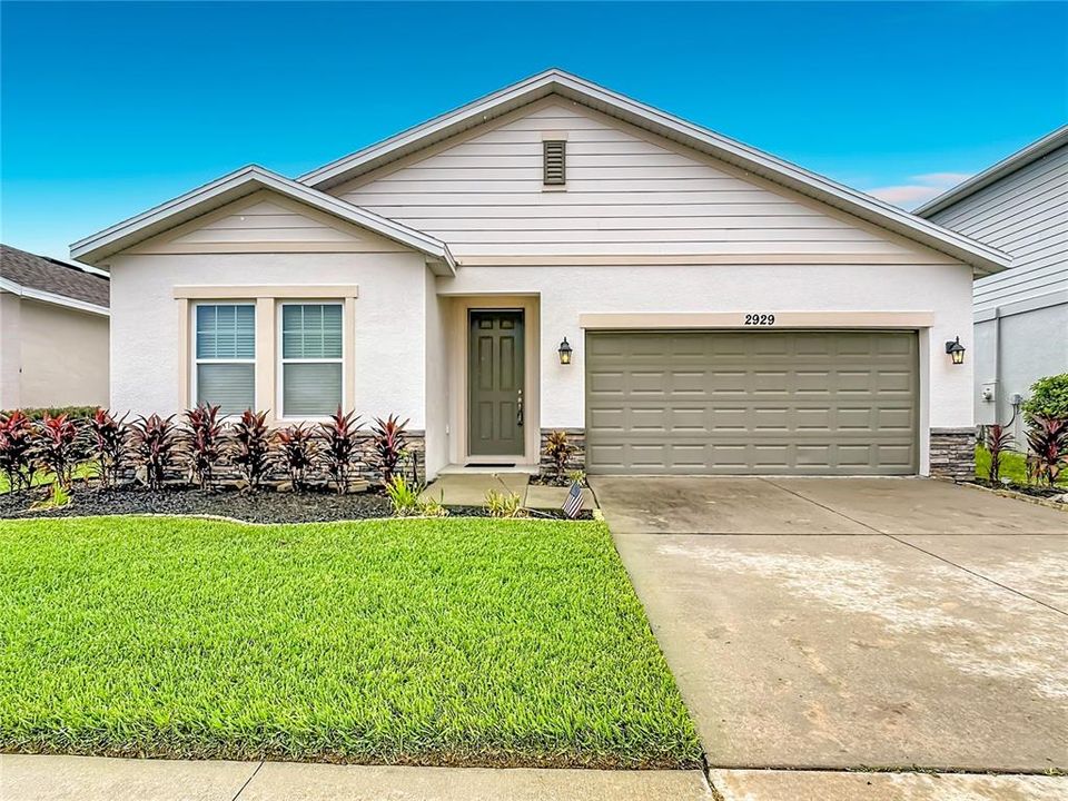 For Sale: $435,000 (3 beds, 2 baths, 1636 Square Feet)