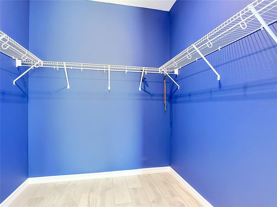 For Sale: $435,000 (3 beds, 2 baths, 1636 Square Feet)