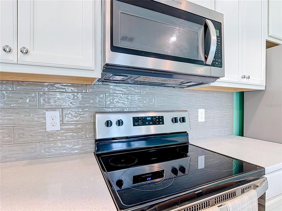 For Sale: $435,000 (3 beds, 2 baths, 1636 Square Feet)