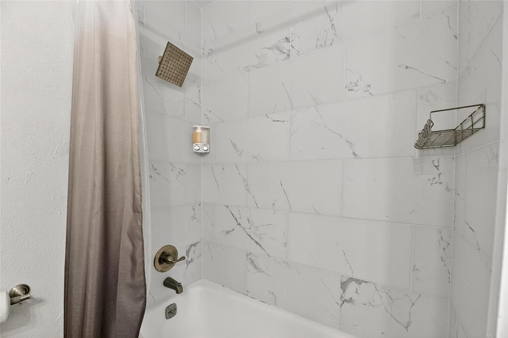 En Venta: $825,000 (4 camas, 0 baños, 2124 Pies cuadrados)