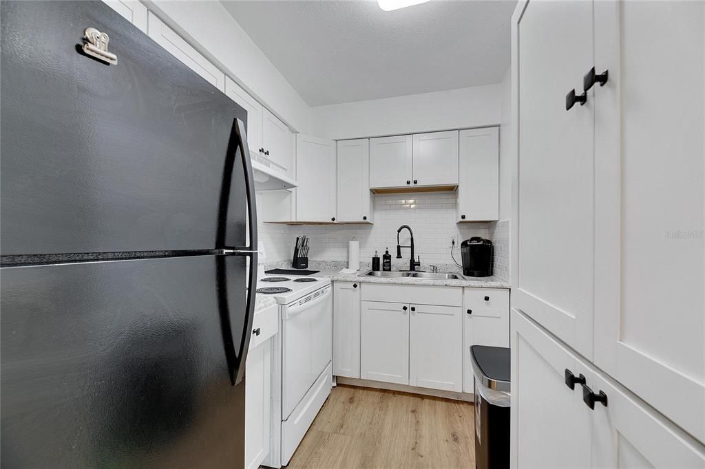 En Venta: $825,000 (4 camas, 0 baños, 2124 Pies cuadrados)