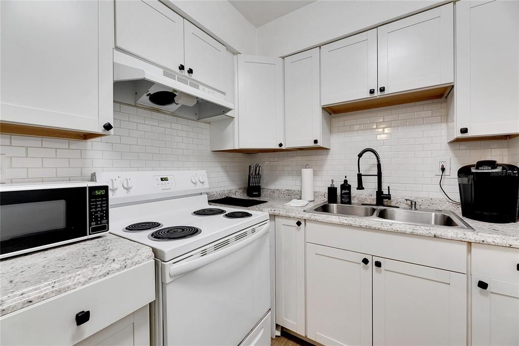 En Venta: $825,000 (4 camas, 0 baños, 2124 Pies cuadrados)