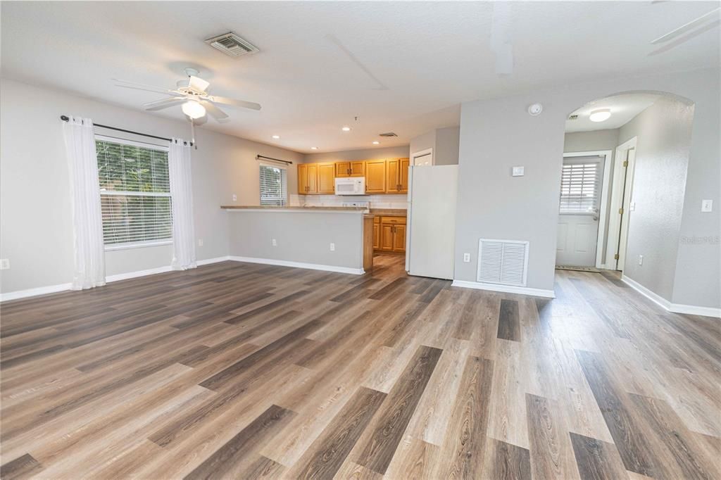 For Rent: $1,600 (2 beds, 2 baths, 1218 Square Feet)