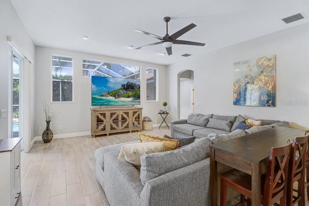 Active With Contract: $734,900 (4 beds, 4 baths, 3480 Square Feet)
