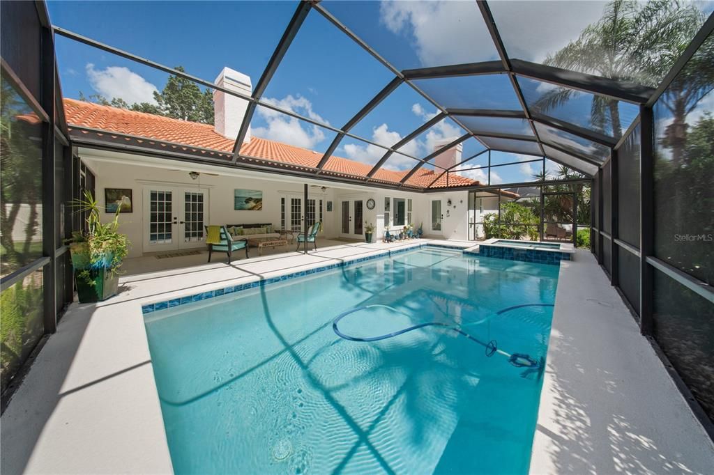 For Sale: $775,000 (4 beds, 3 baths, 2526 Square Feet)