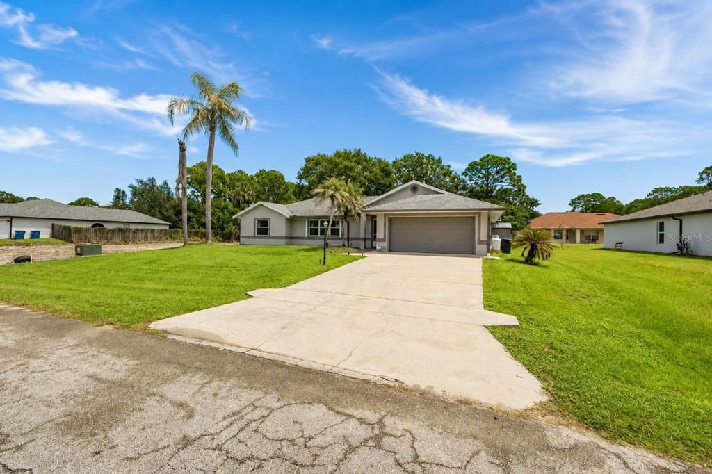 For Sale: $343,000 (3 beds, 2 baths, 1629 Square Feet)
